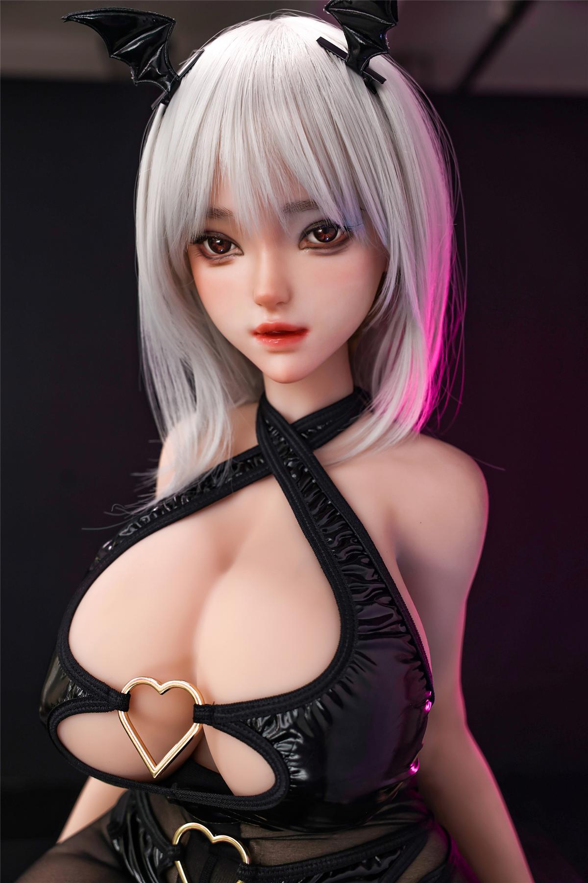 Sex doll Lynn | Small sexdoll with silicone head