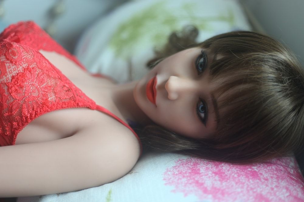 Leslie Premium TPE sex doll
