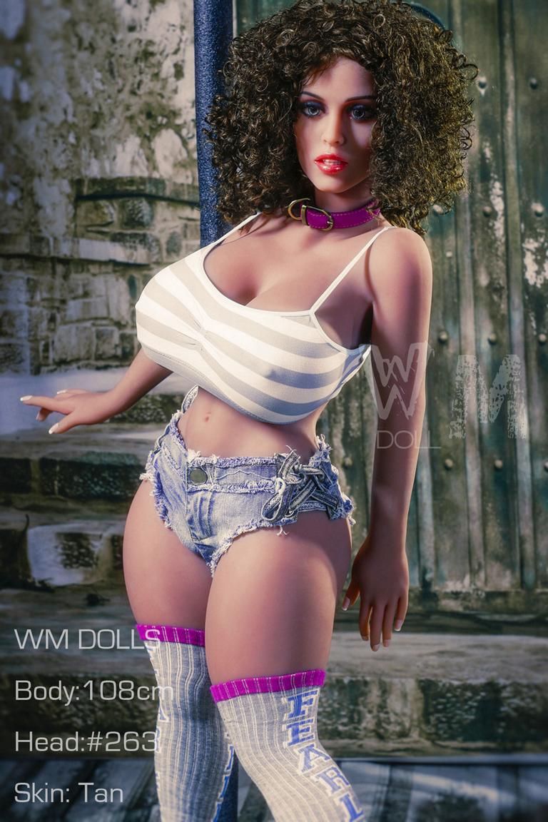 Sexdoll Neele Premium-TPE-sexdoll-Neele-posing