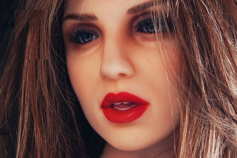 Realdoll Anne mit braunen Haaren