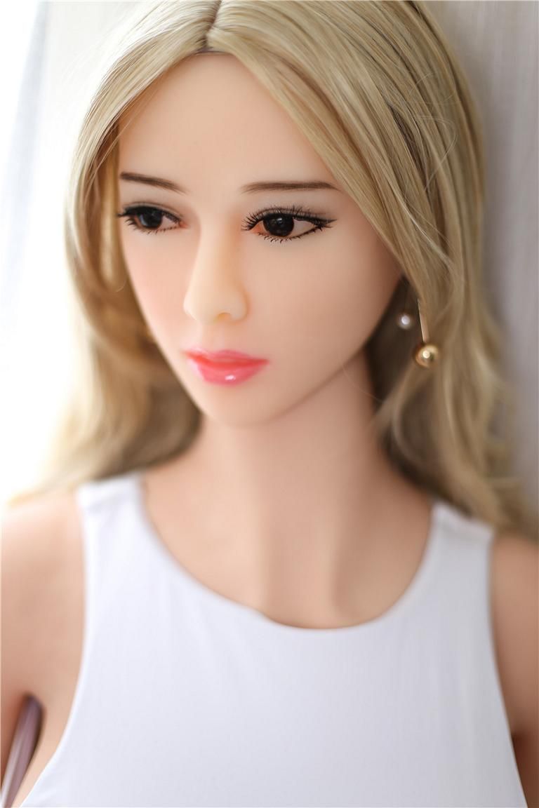 Iwanka TPE sex doll