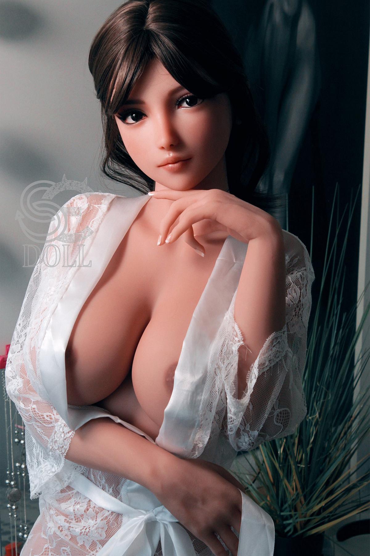 Sex doll Elanie | Cute teen sexdoll with big boobs