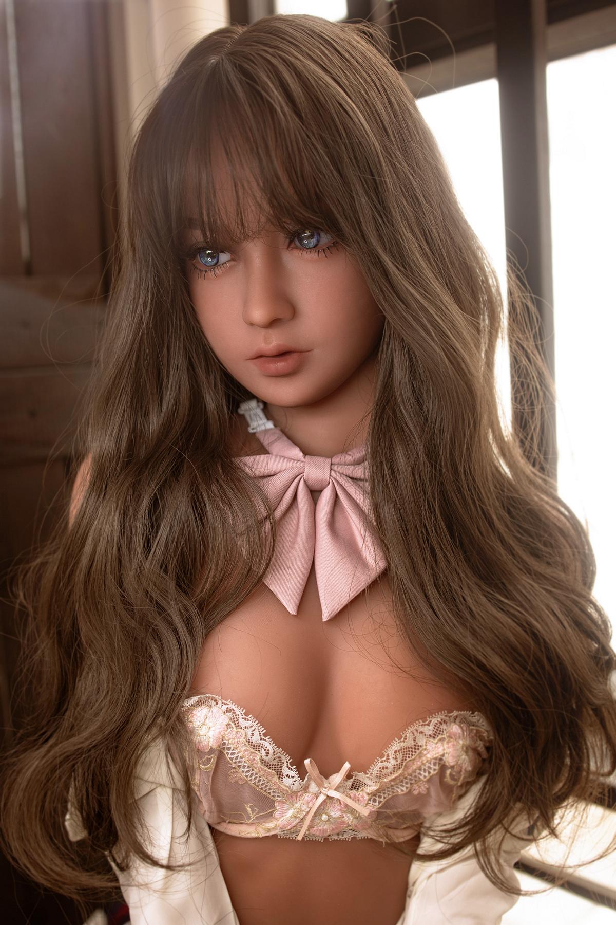 Teen sex doll Lenny | 21 years student
