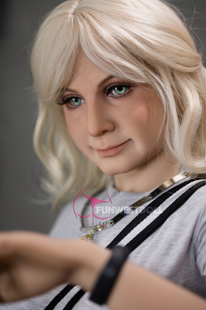 Sex Doll Layla | Blonde Milf Sexdoll