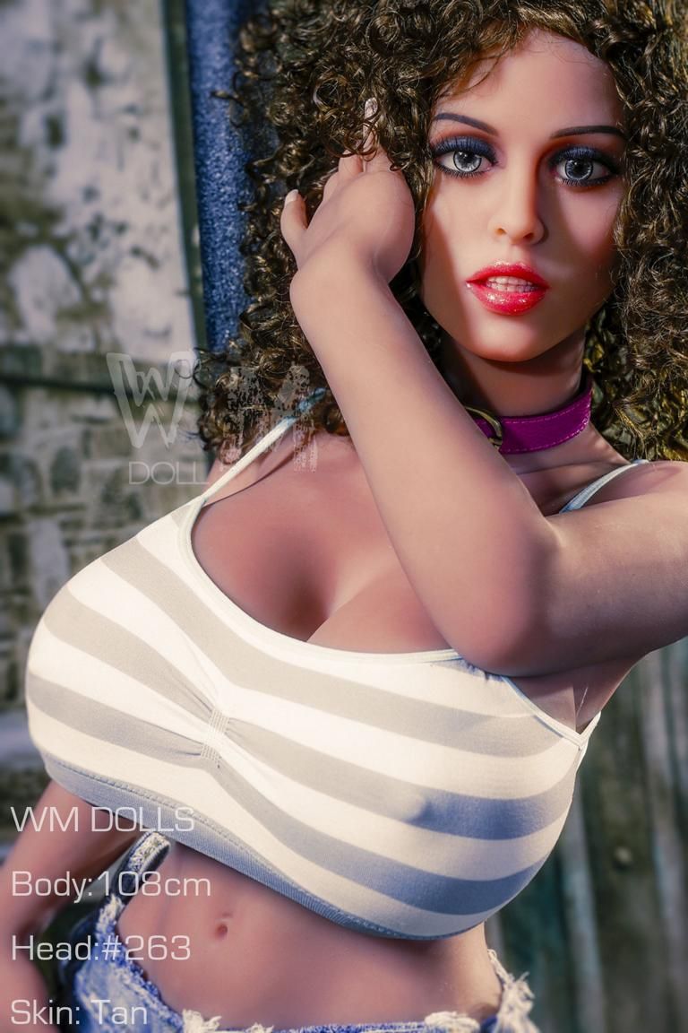 Sexdoll Neele Premium TPE-sexdoll-Neele-straight-looking